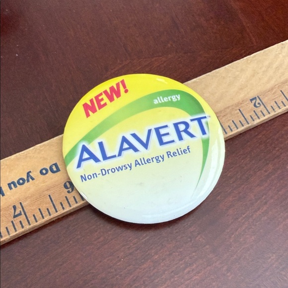 Vintage Jewelry - Vintage Alavert Brooch